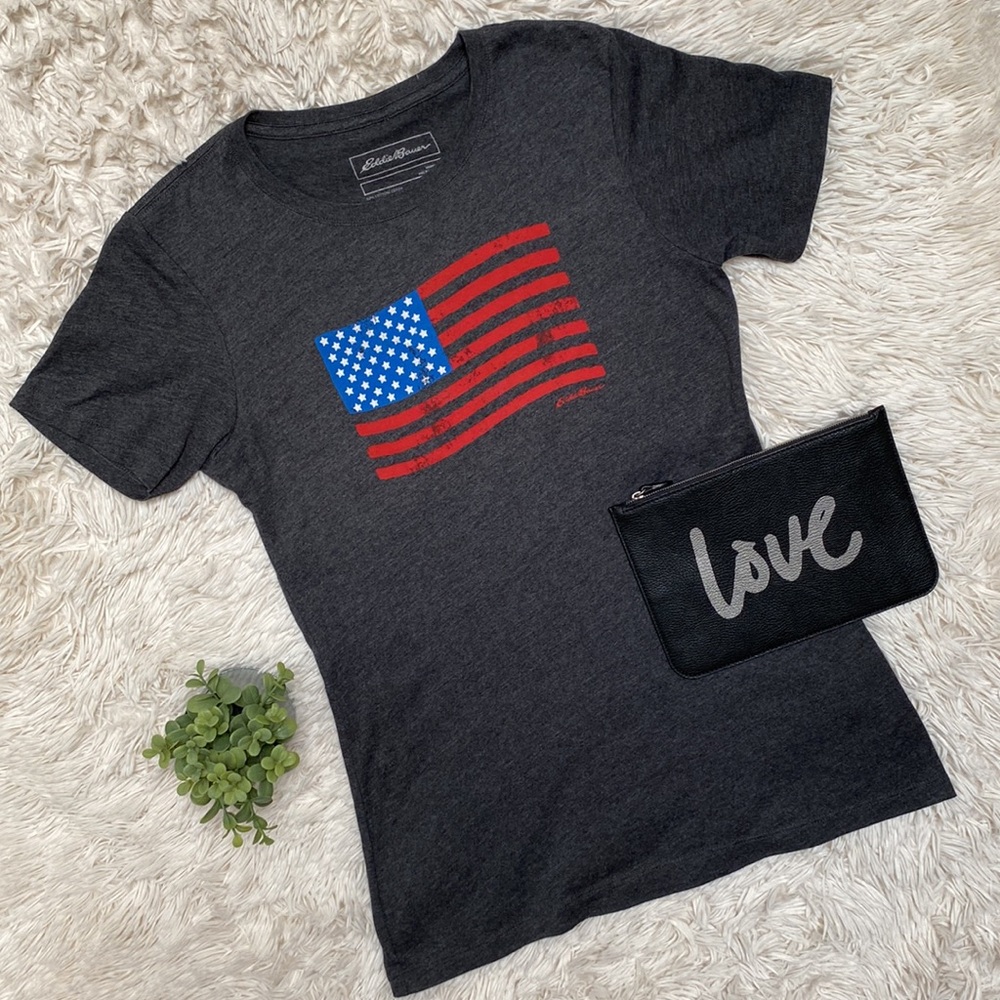 🎉HP🎉 Eddie Bauer Flag Graphic Tee 💗 Charcoal Gray Red & Blue